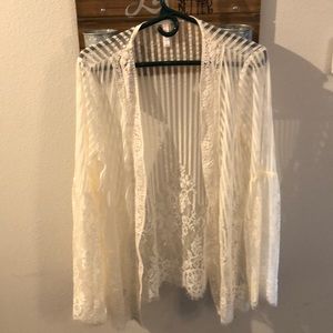 Women’s (M) Lacy Sleeved Shawl